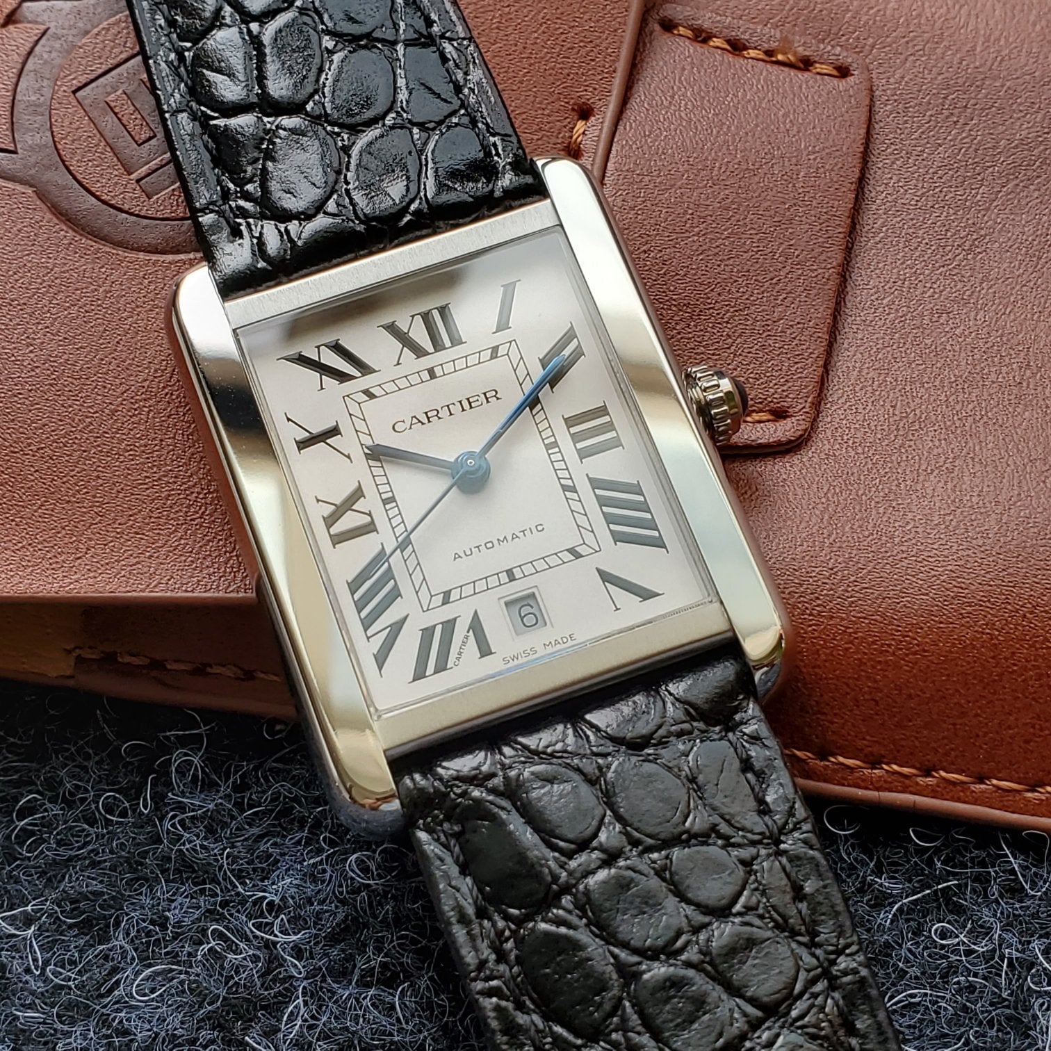 CARTIER TANK SOLO XI 41 STEEL CASE BLACK LEATHER STRAP