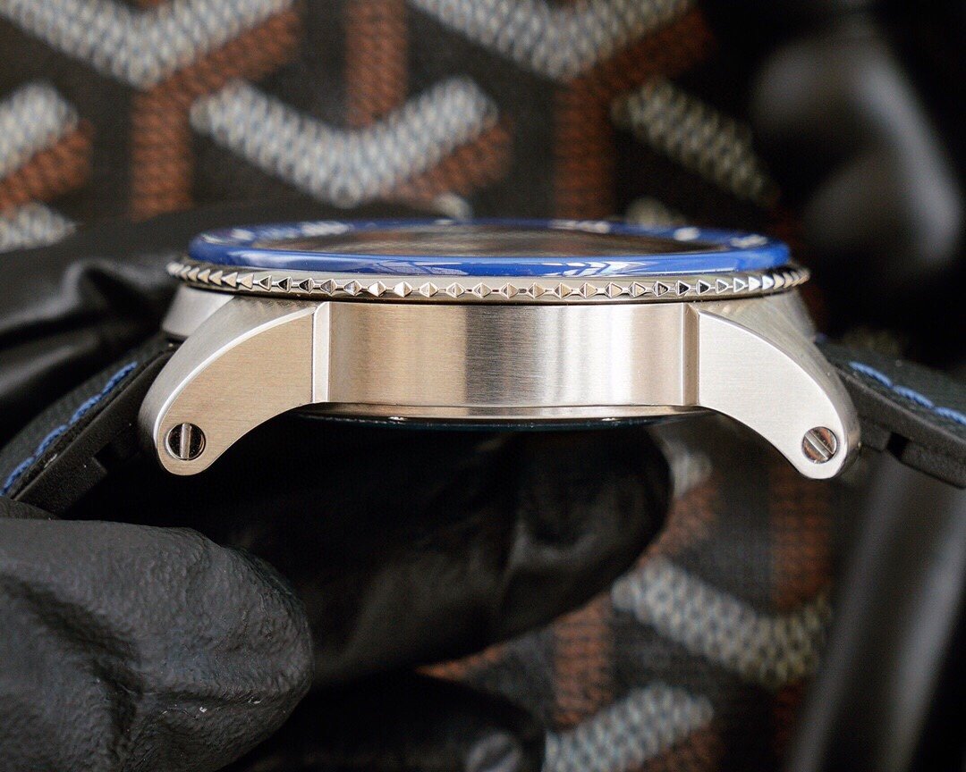 CARTIER CALIBRE DIVER 42 BLUE STAINLESS STEEL