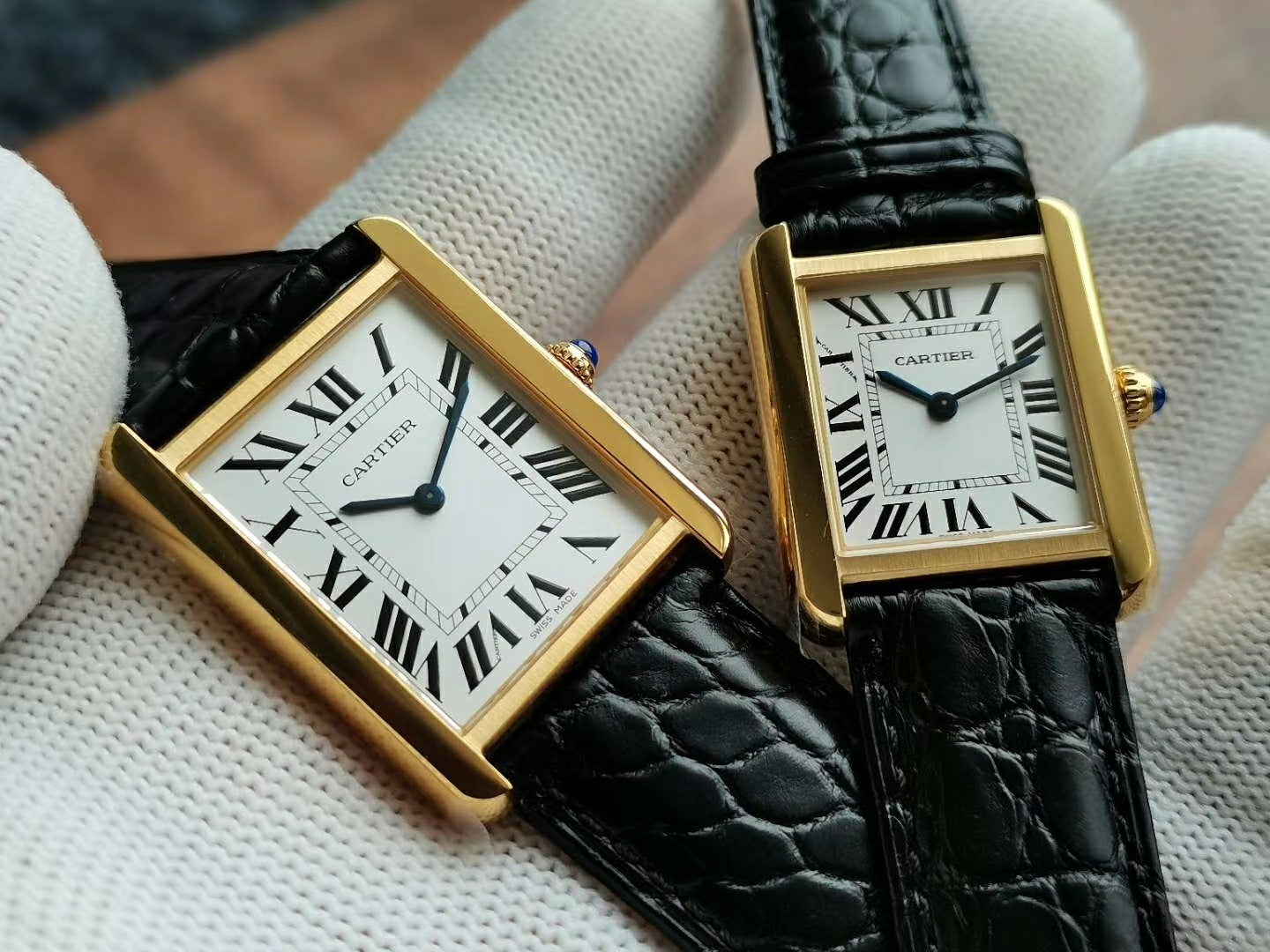CARTIER TANK LOUIS QUARTZ GOLD CASE