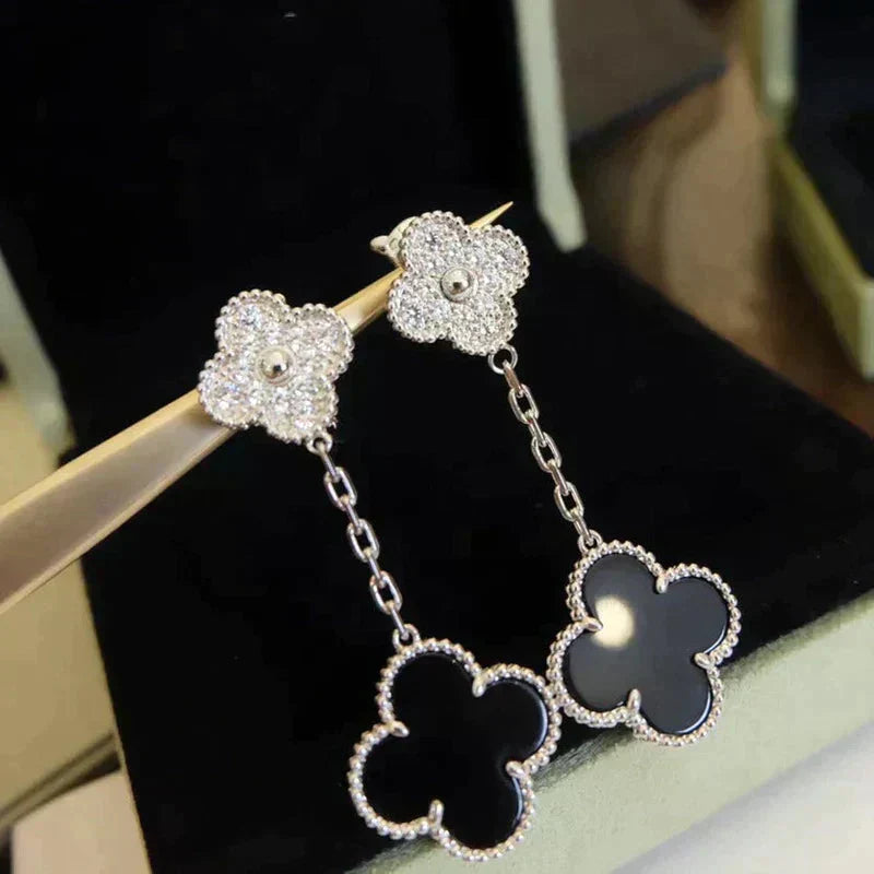VCA CLOVER 2 MOTIFS DIAMOND ONYX EARRINGS SILVER