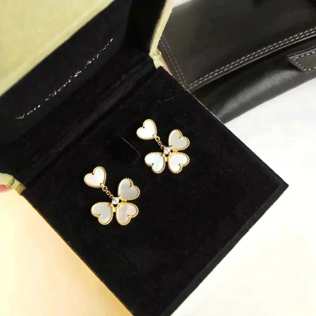 VCA CLOVER SWEET WHITE MOP EARRINGS