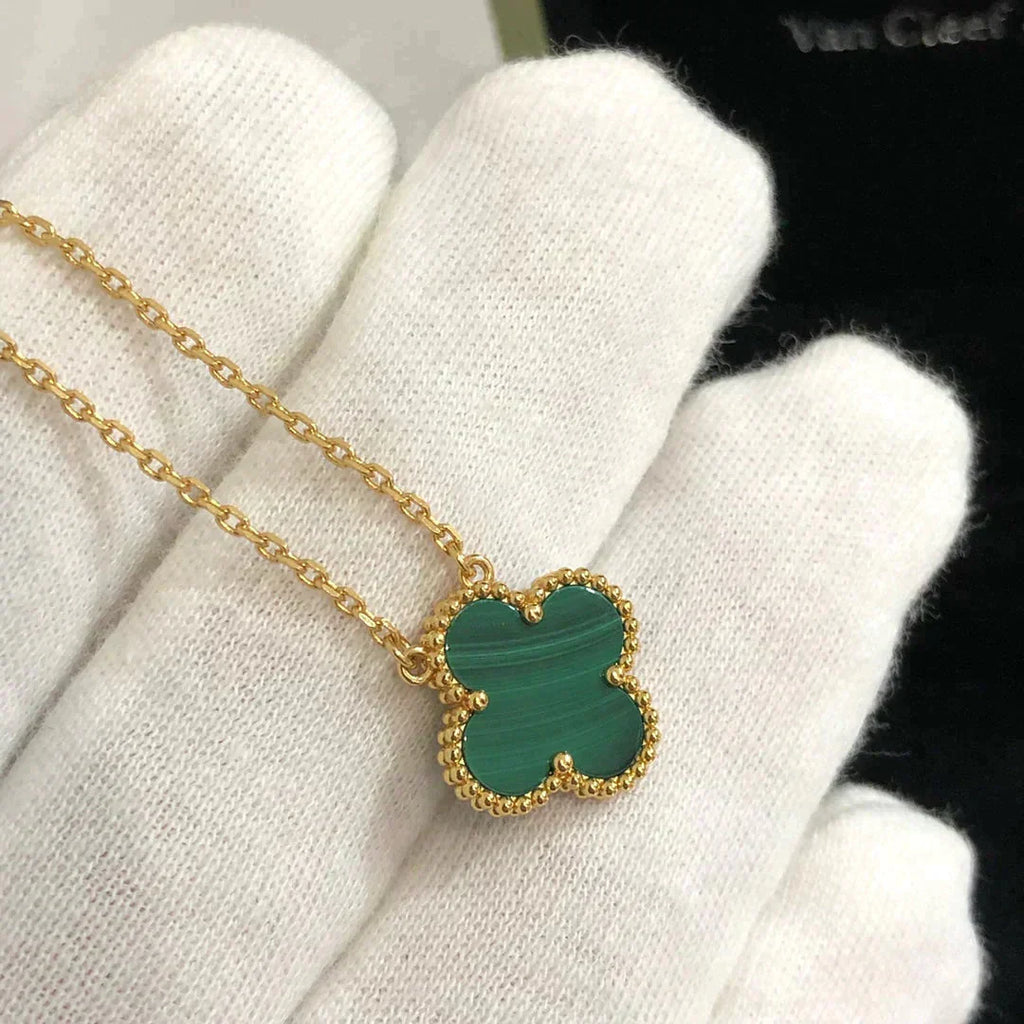 VCA CLOVER 15MM MALACHITE SINGLE FLOWER NECKLACE