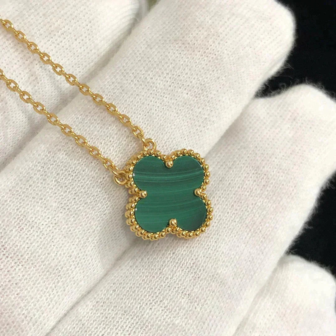 VCA CLOVER 15MM MALACHITE SINGLE FLOWER NECKLACE