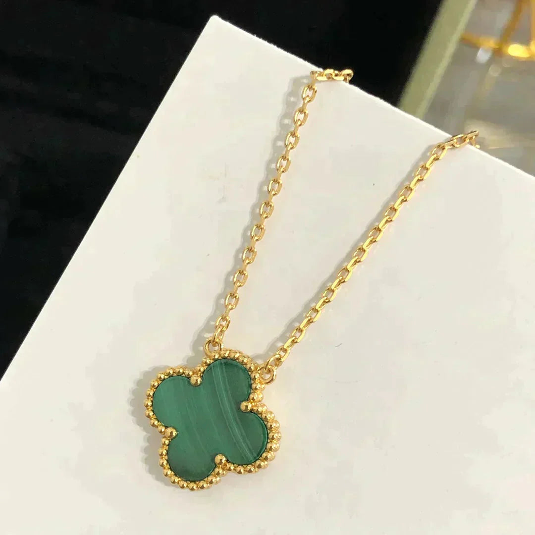 VCA CLOVER 15MM MALACHITE SINGLE FLOWER NECKLACE