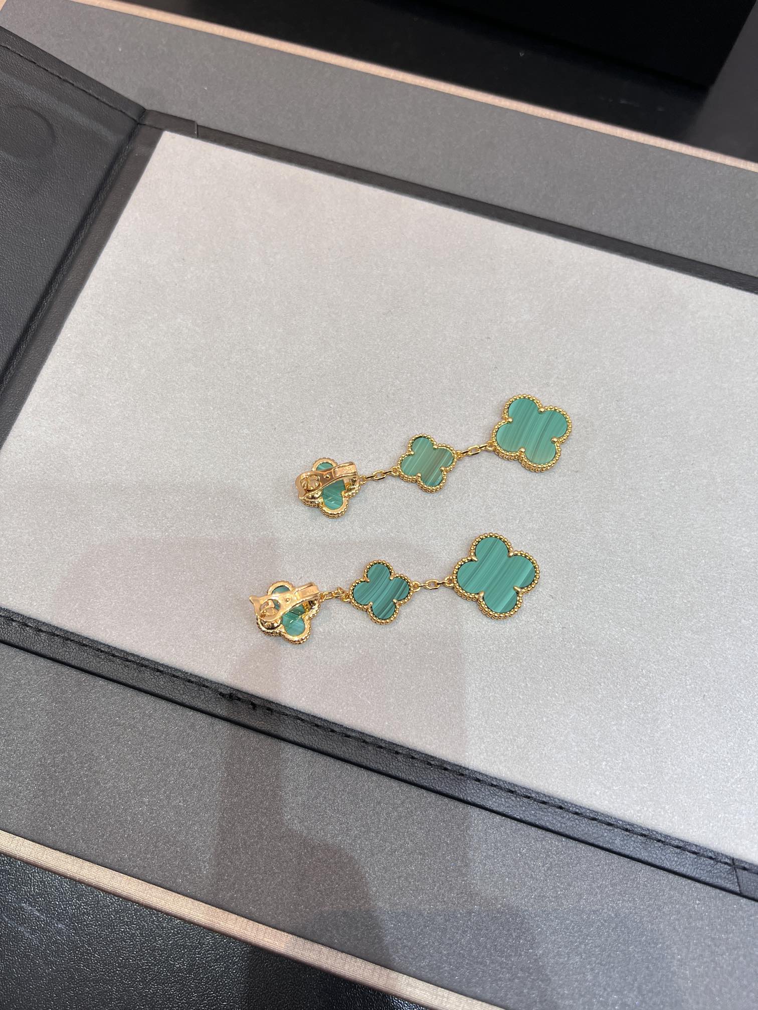 VCA CLOVER MALACHITE 3 MOTIFS GOLD