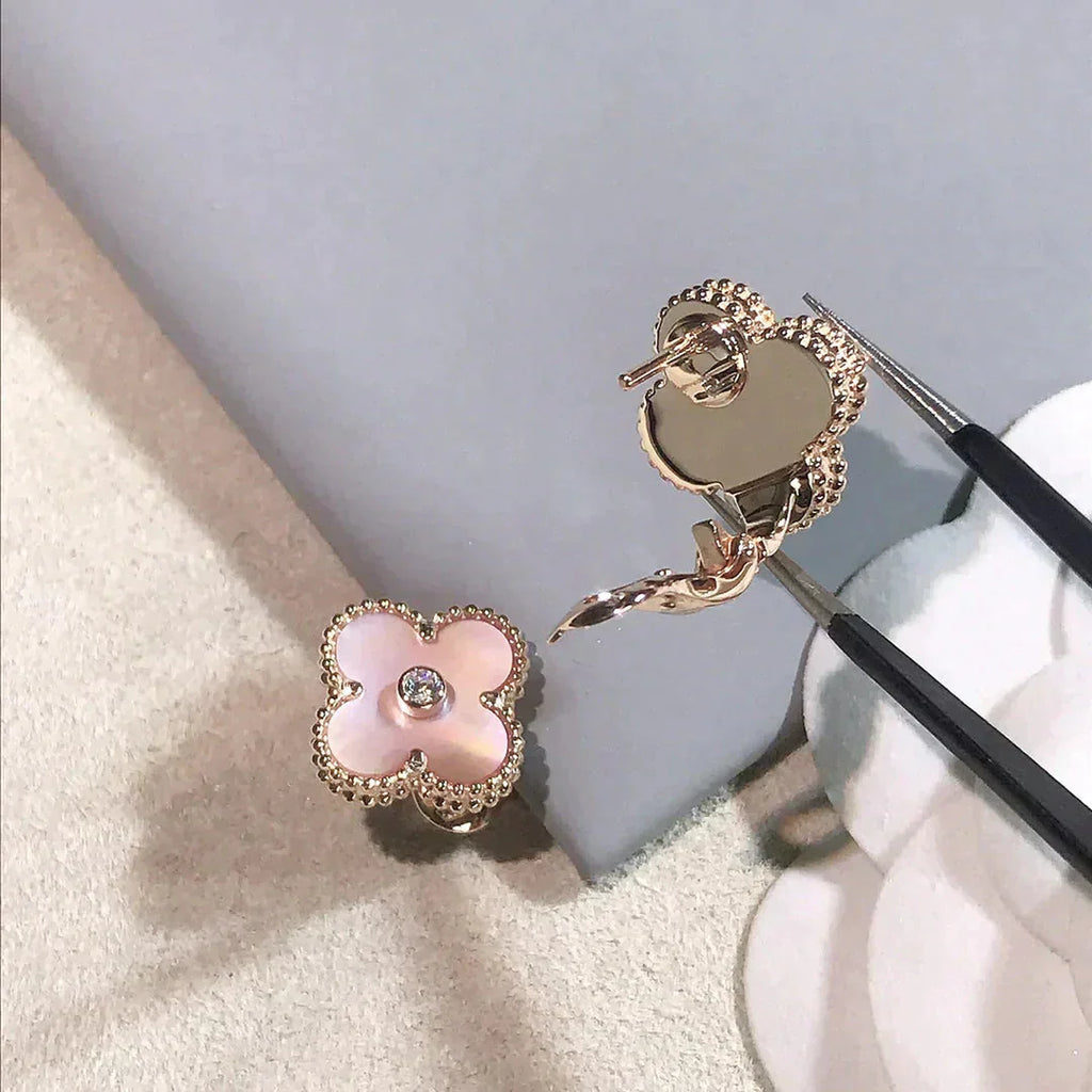 VCA CLOVER MEDIUM 1 MOTIFS PINK MOP DIAMOND EARRINGS