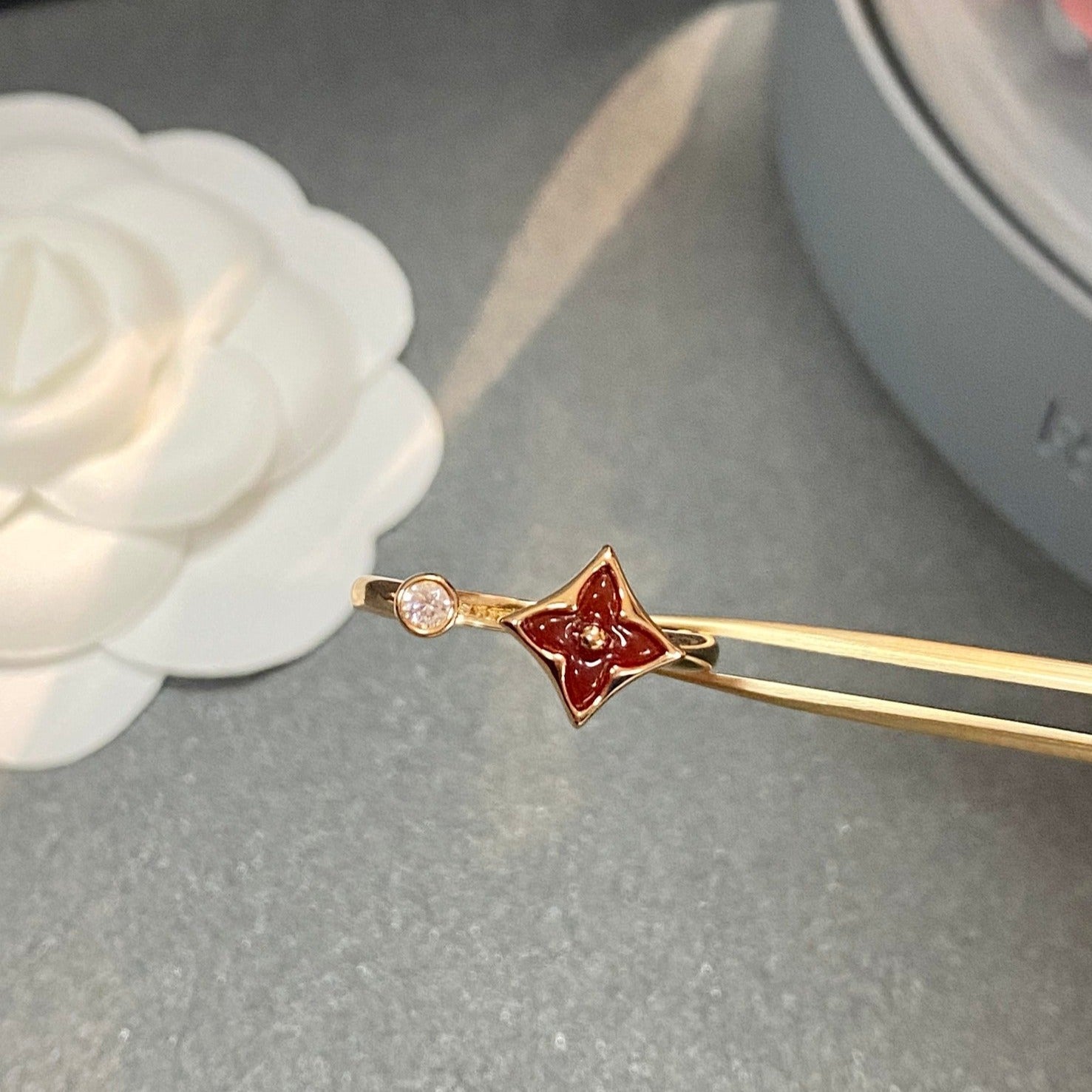 LOUIS VUITTON STAR 1 DIAMOND OPEN RING