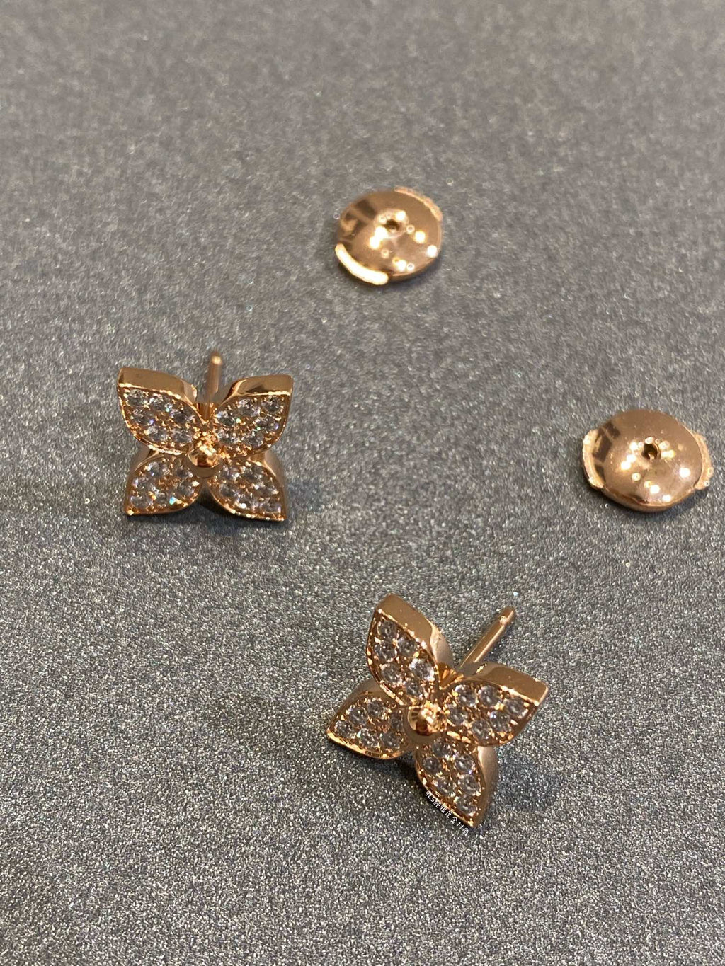 LOUIS VUITTON STAR DIAMOND EARRINGS