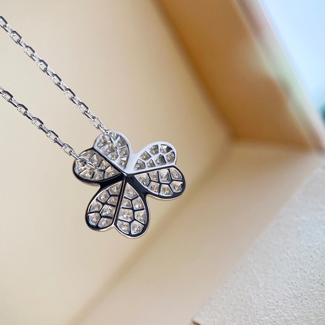 VCA CLOVER DIAMOND NECKLACE SILVER