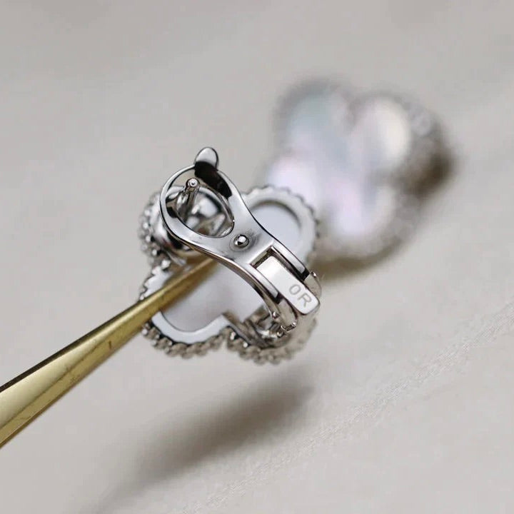 VCA CLOVER MEDIUM 1 MOTIFS WHITE MOP EARRINGS SILVER