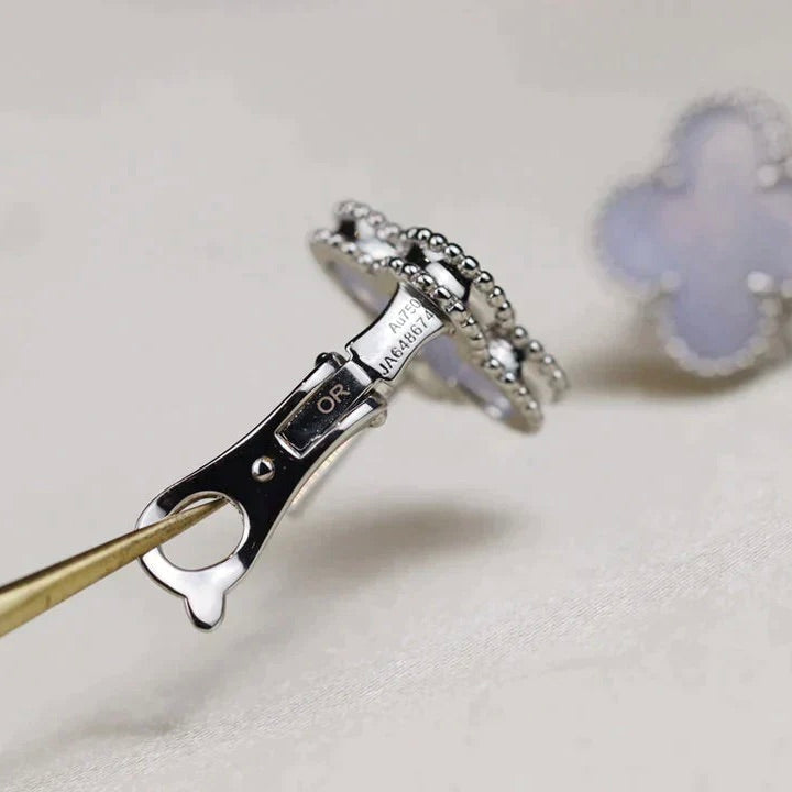 VCA CLOVER MEDIUM 1 MOTIFS WHITE MOP EARRINGS SILVER