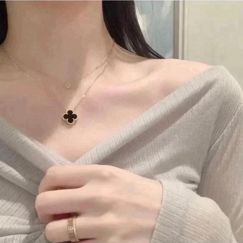 VCA CLOVER 15MM BLACK ONYX SINGLE FLOWER NECKLACE