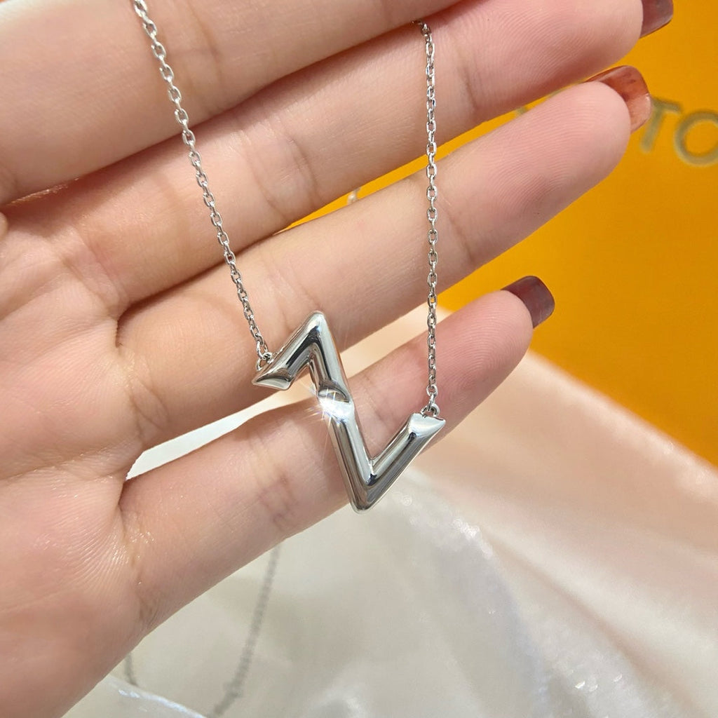 LOUIS VUITTON VOLTE UPSIDE DOWN NECKLACE