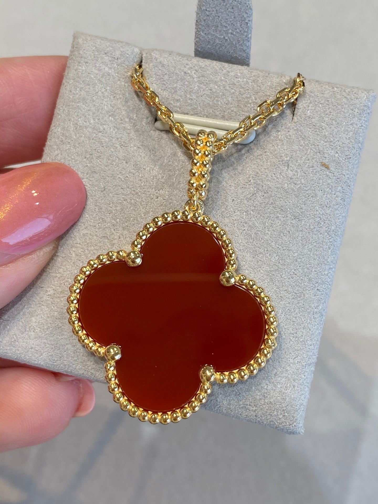 VCA CLOVER 25MM NECKLACE GOLD CARNELIAN