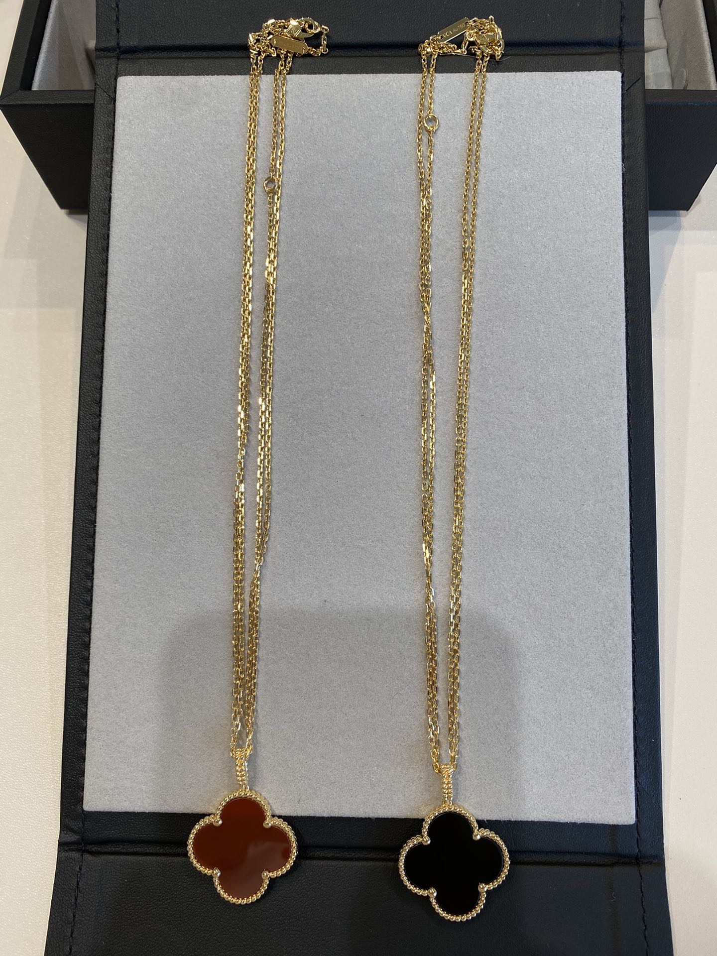 VCA CLOVER 25MM NECKLACE GOLD CARNELIAN