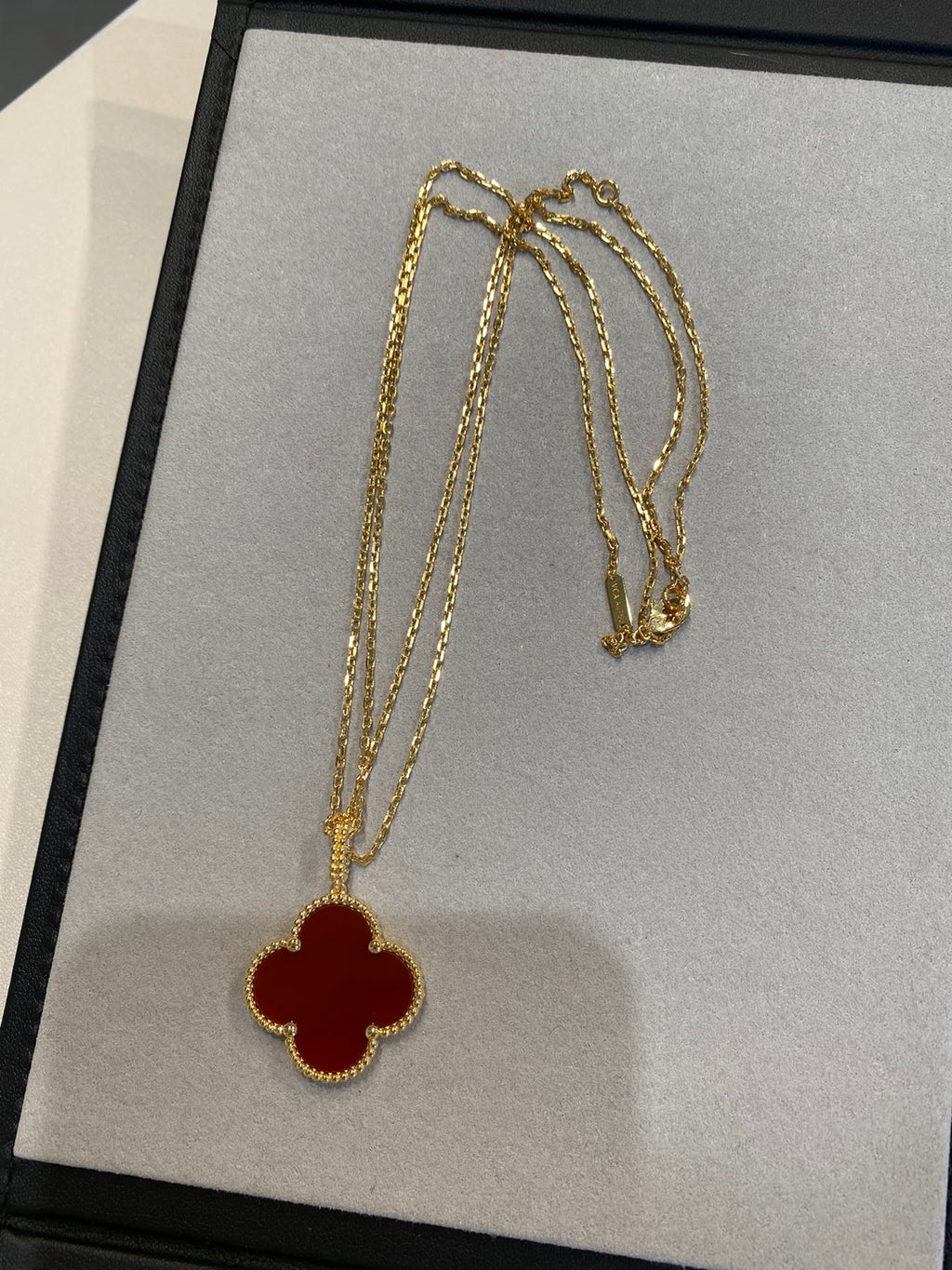 VCA CLOVER 25MM NECKLACE GOLD CARNELIAN