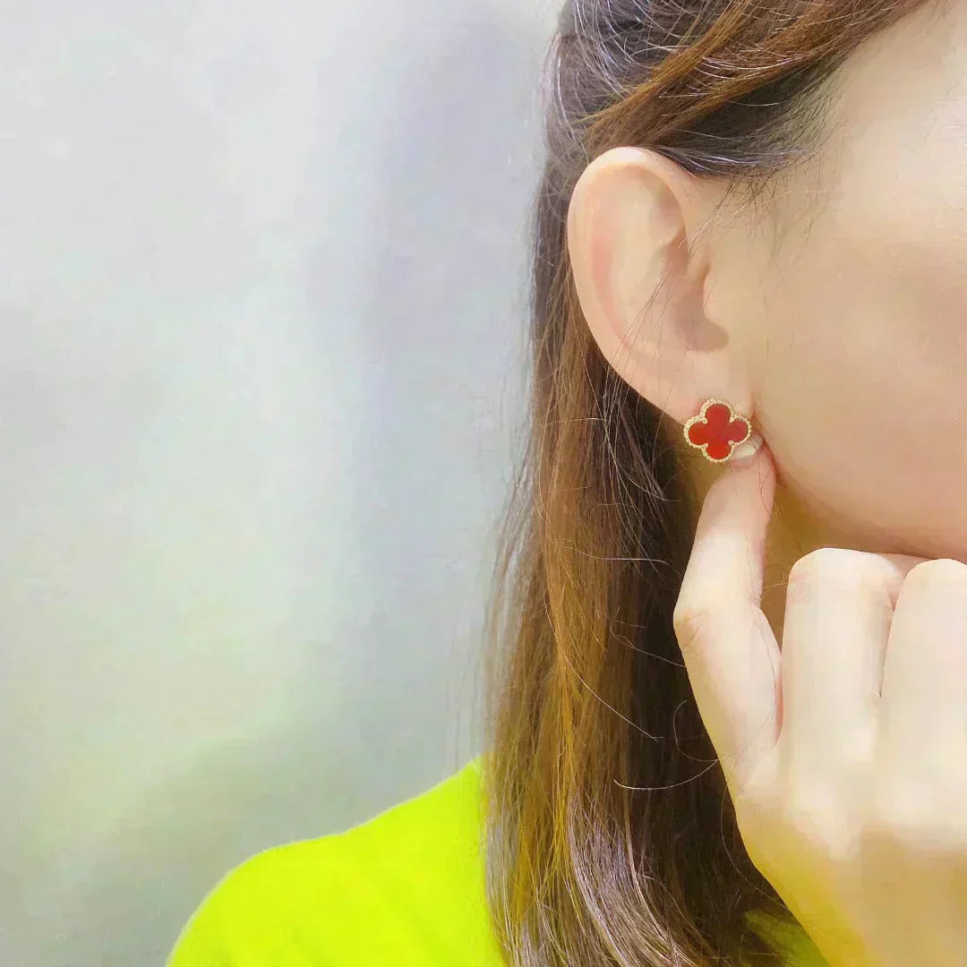VCA CLOVER MEDIUM 1 MOTIFS CARNELIAN EARRINGS