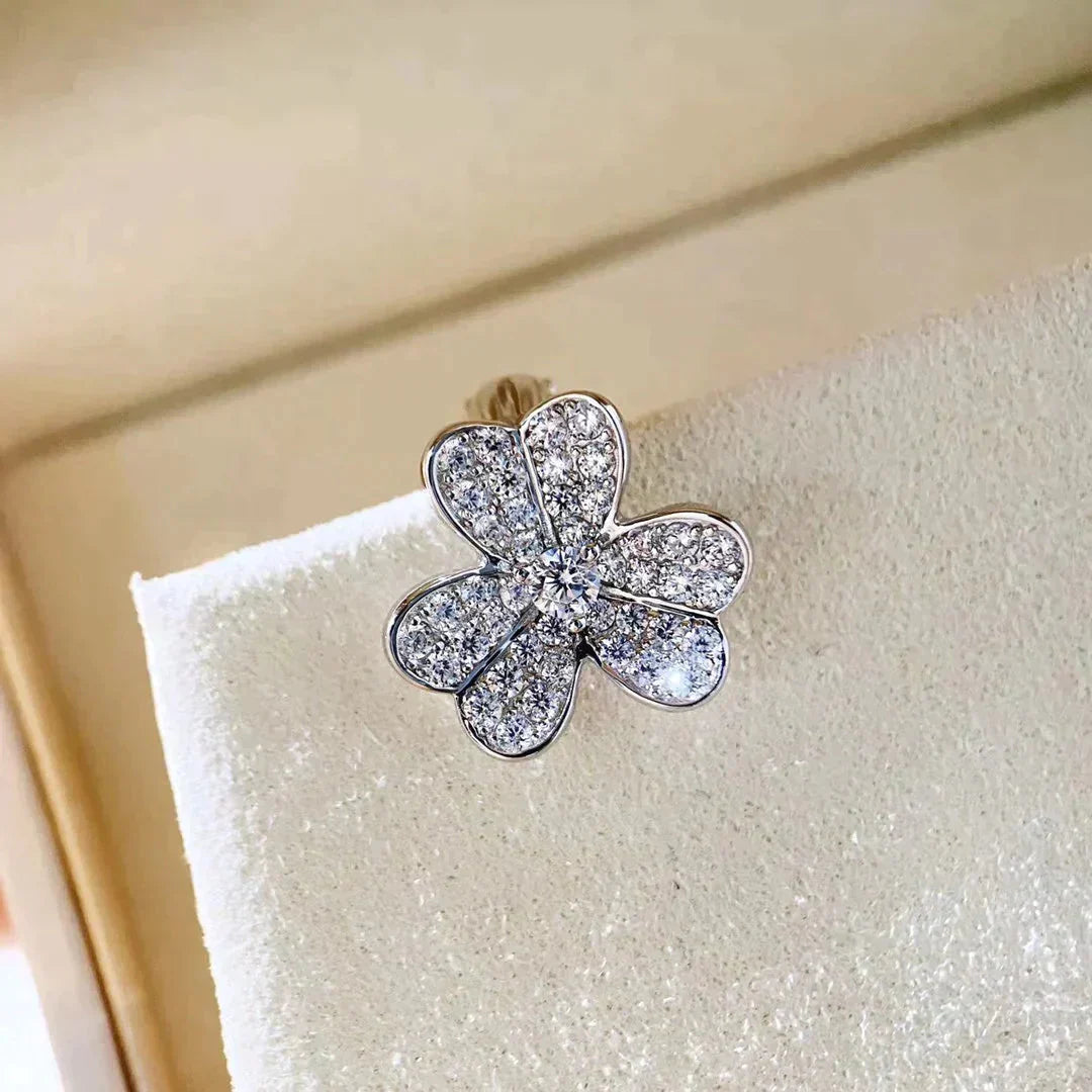 VCA CLOVER COMOS DIAMOND EARRINGS SILVER