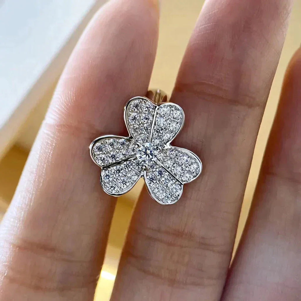 VCA CLOVER COMOS DIAMOND EARRINGS SILVER