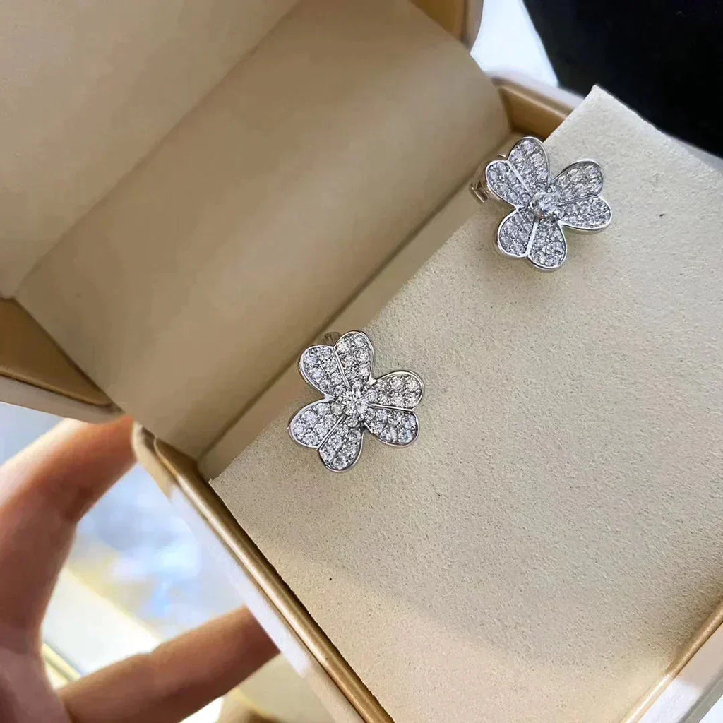 VCA CLOVER COMOS DIAMOND EARRINGS SILVER