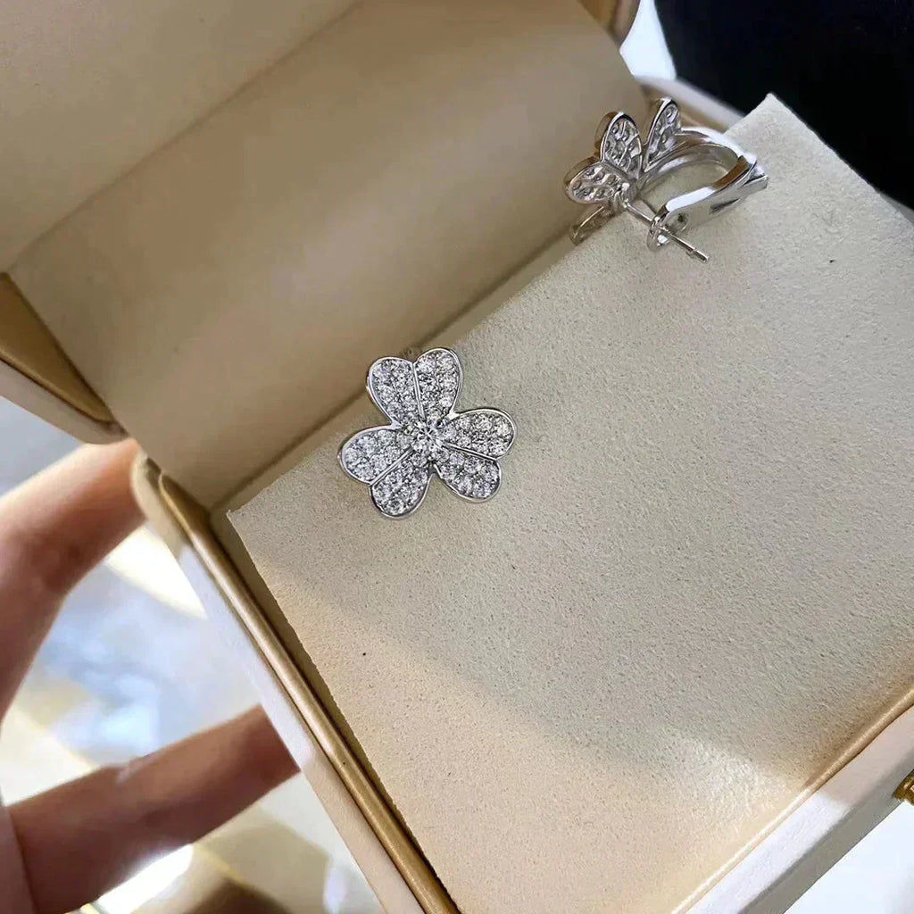 VCA CLOVER COMOS DIAMOND EARRINGS SILVER