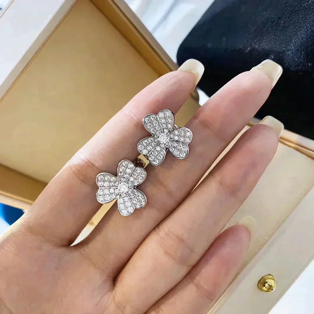 VCA CLOVER COMOS DIAMOND EARRINGS SILVER