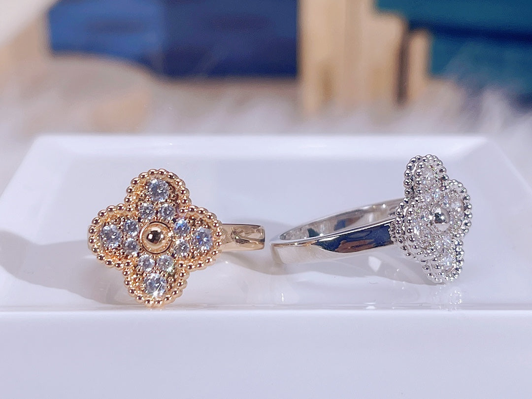 VCA CLOVER DIAMOND RING
