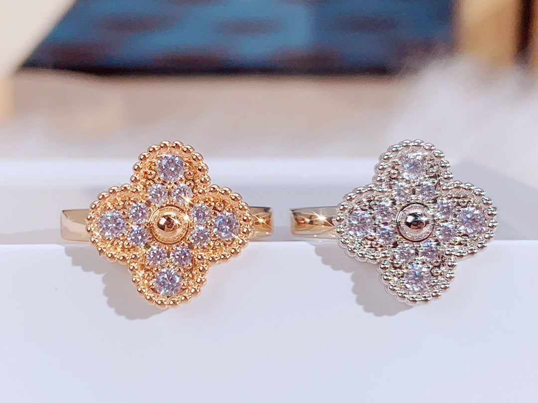 VCA CLOVER DIAMOND RING