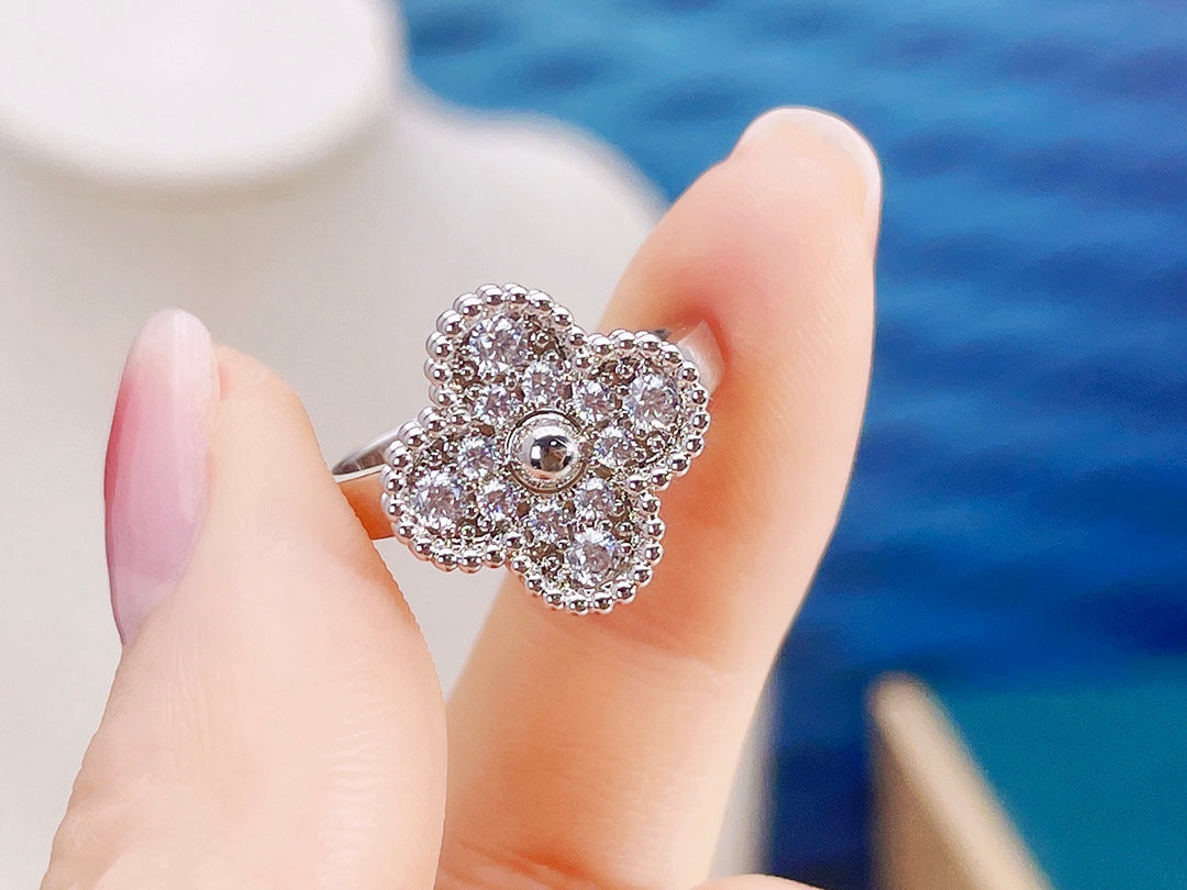VCA CLOVER DIAMOND RING