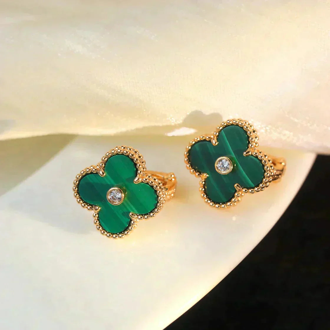 VCA CLOVER MEDIUM 1 MOTIFS MALACHITE DIAMOND EARRINGS