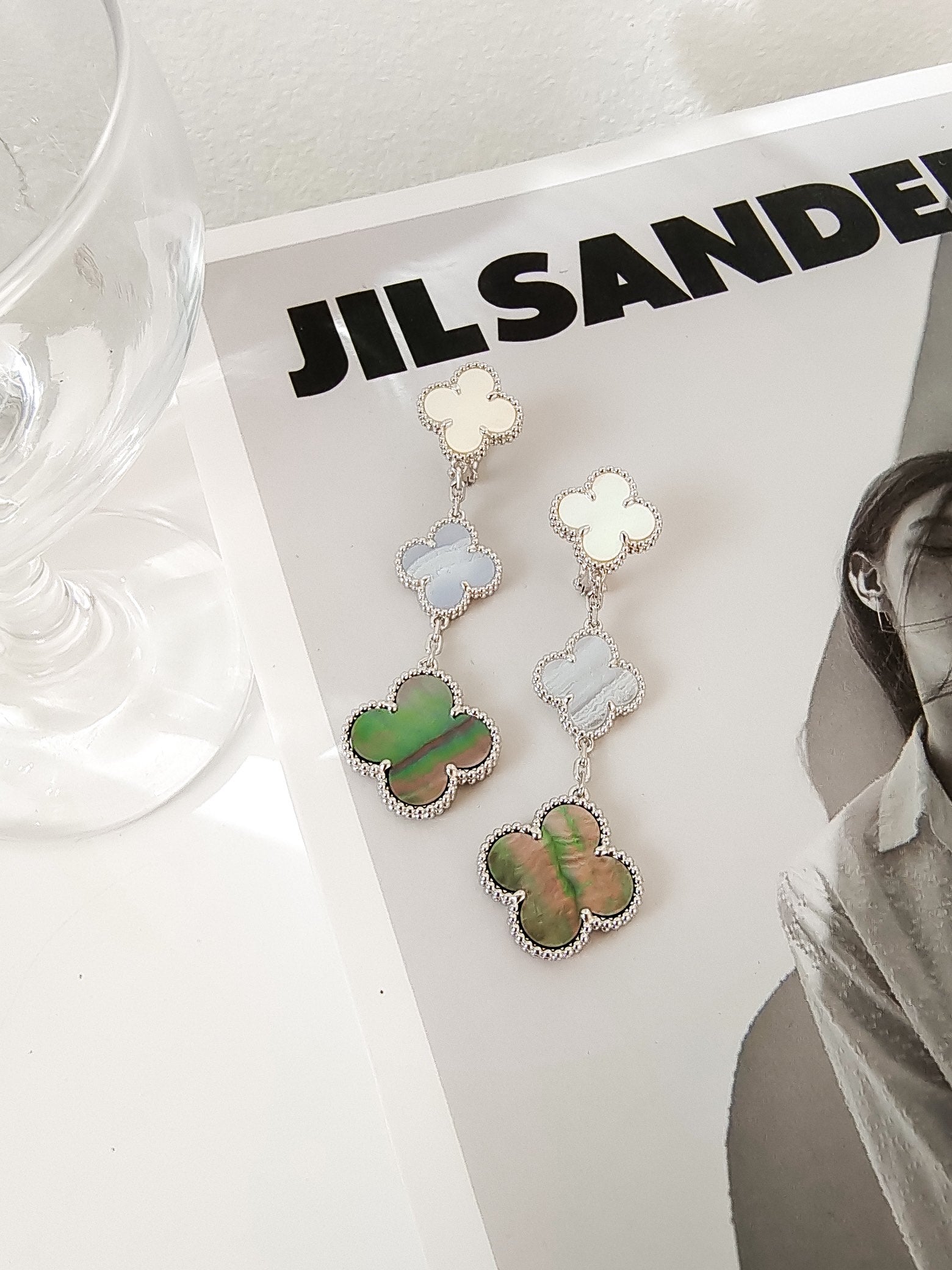 VCA CLOVER 3 MOTIFS CHALCEDONY DARK MOP SILVER EARRINGS