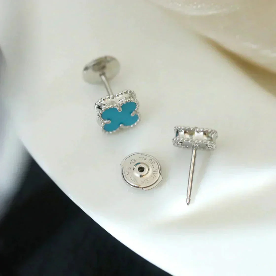 VCA CLOVER MINI TUROUOISE SILVER STUD EARRINGS
