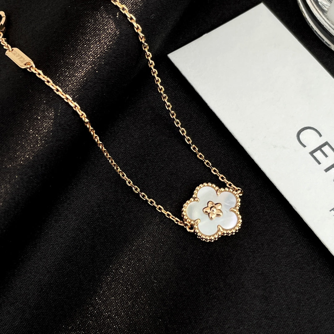 VCA LUCKY SPRING ROSE GOLD MOP BRACELET