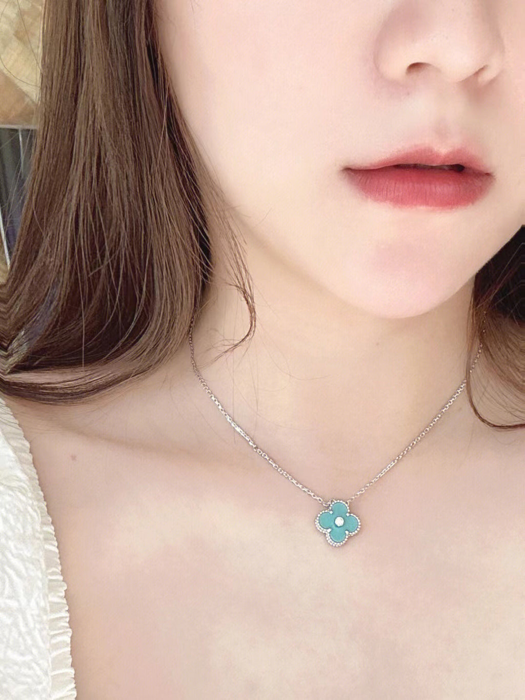 VCA CLOVER 1 DIAMOND LIGHT BLUE SILVER NECKLACE