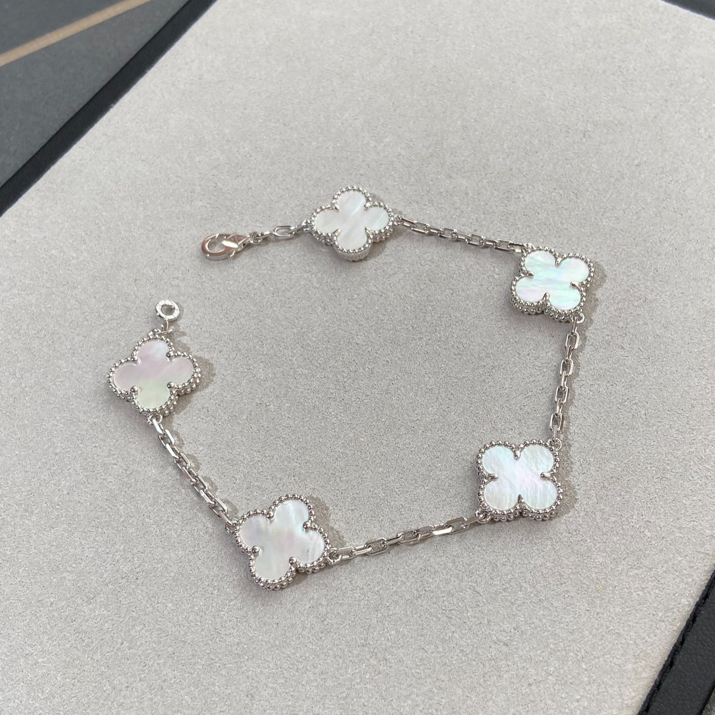 VCA CLOVER WHITE PEARL MOP 5 MOTIF BRACELET COLLECTION