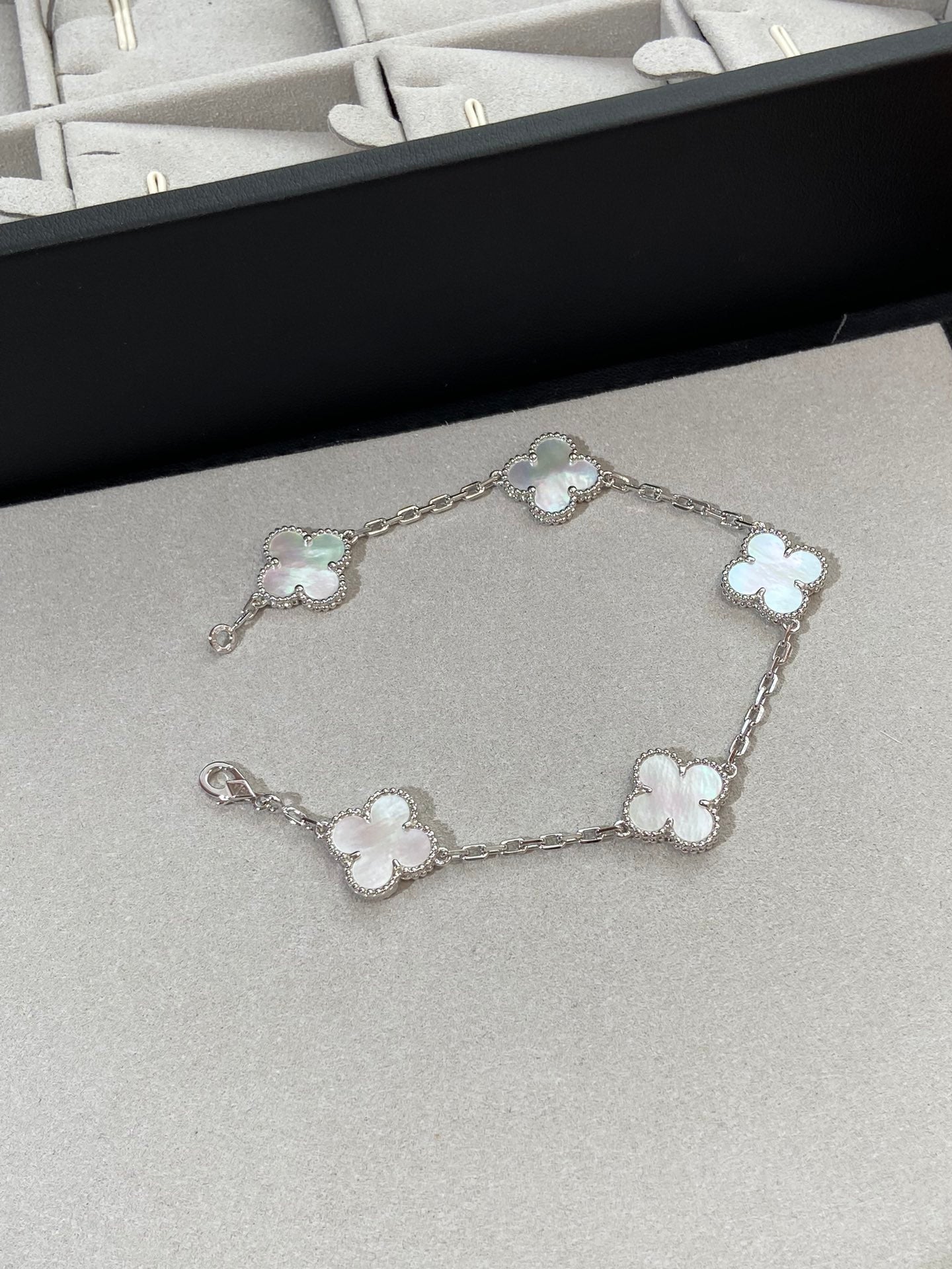 VCA CLOVER WHITE PEARL MOP 5 MOTIF BRACELET COLLECTION