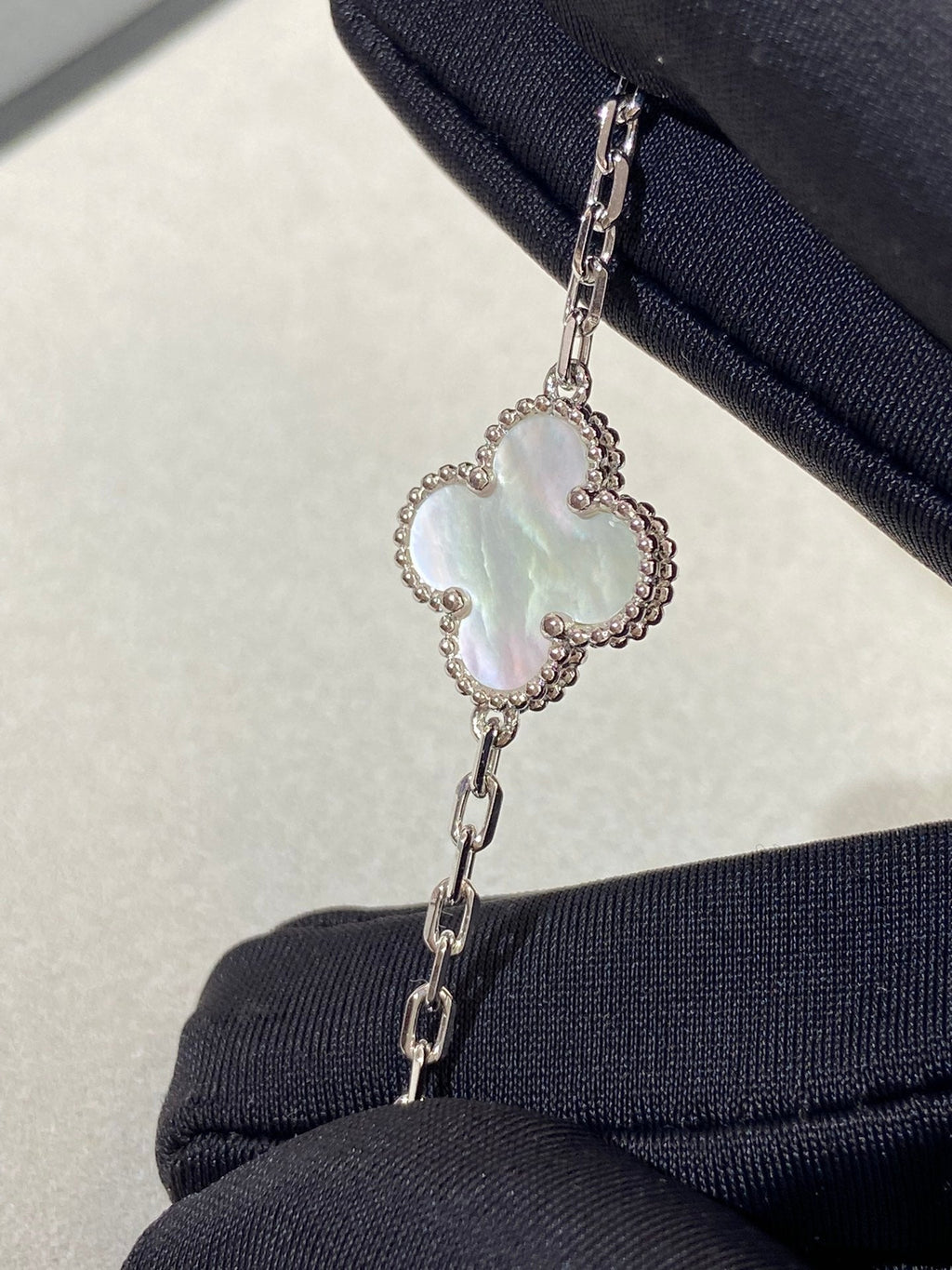 VCA CLOVER WHITE PEARL MOP 5 MOTIF BRACELET COLLECTION