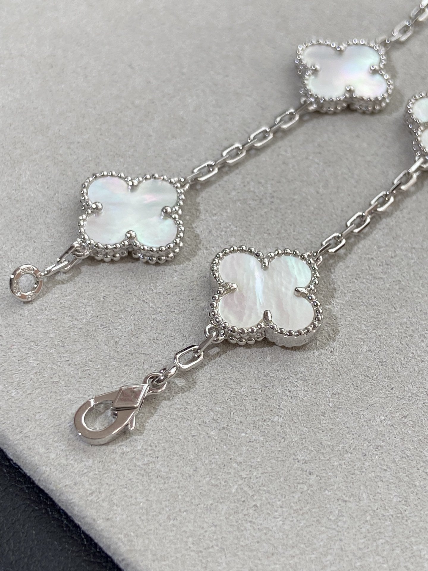 VCA CLOVER WHITE PEARL MOP 5 MOTIF BRACELET COLLECTION