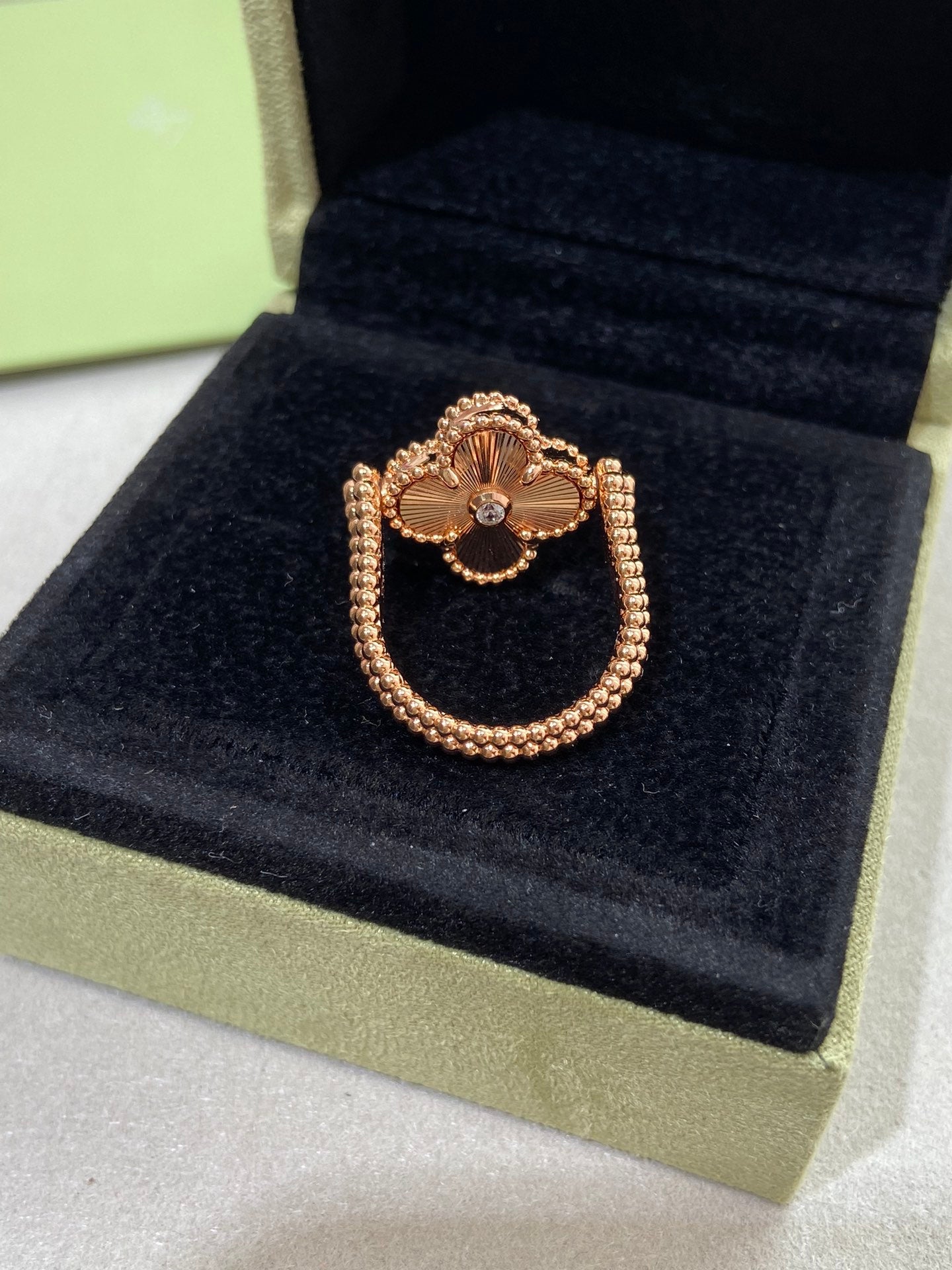 VCA CLOVER RIVERSIBLE ROSE GOLD RING