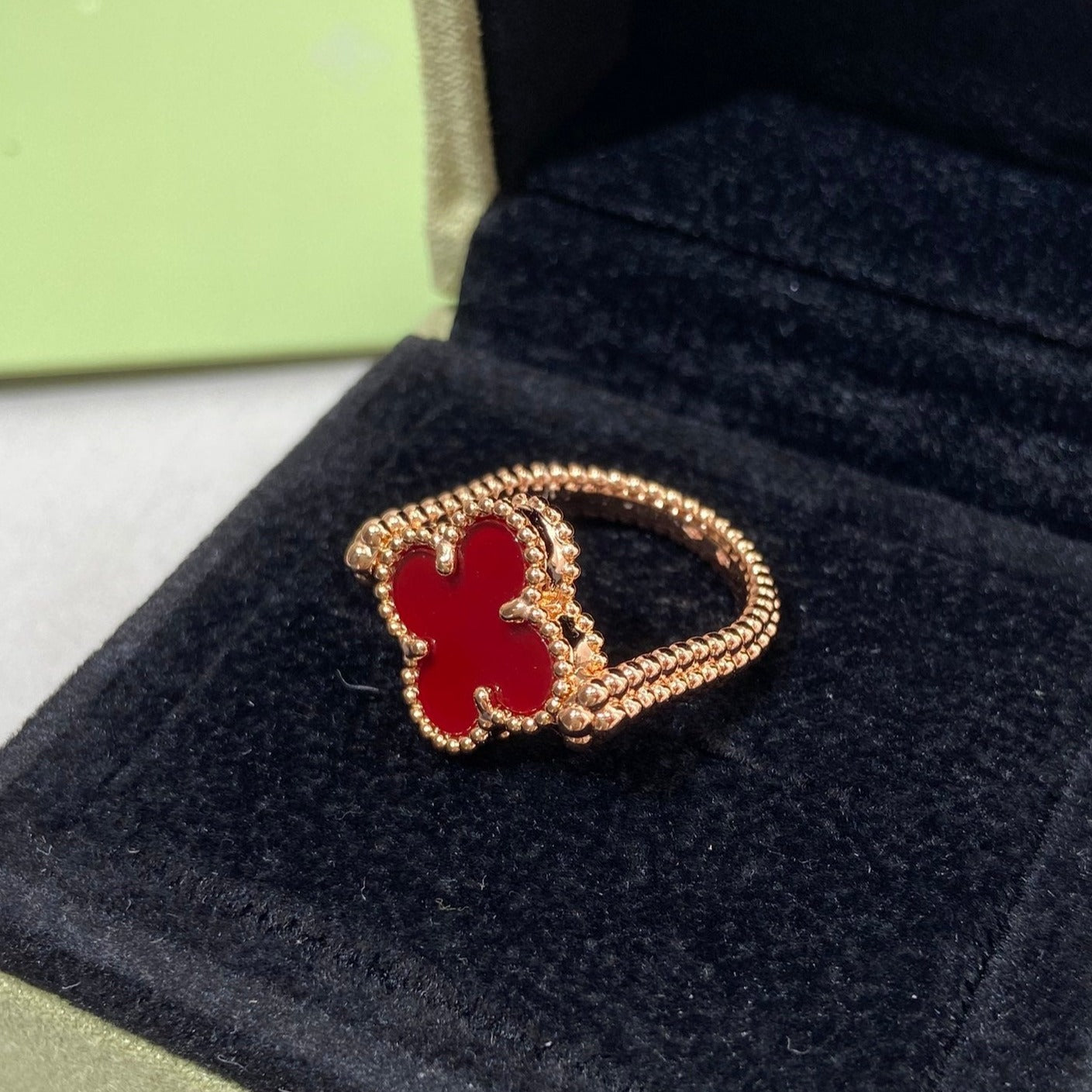 VCA CLOVER RIVERSIBLE PINK GOLD RING