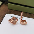 VCA CLOVER MEDIUM STUD EARRINGS
