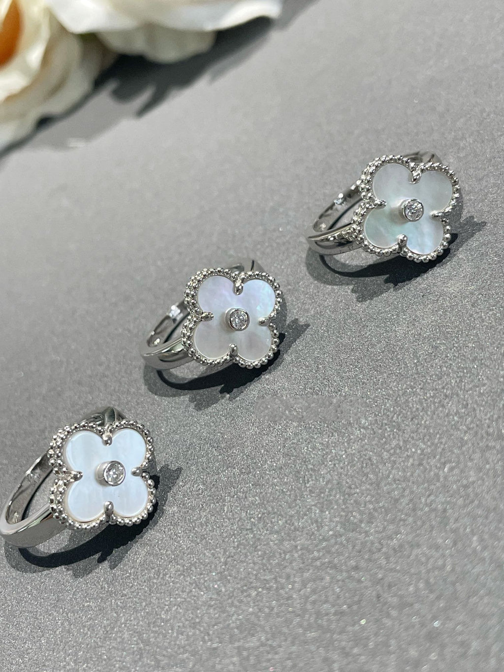 VCA CLOVER SILVER MOP DIAMOND RING