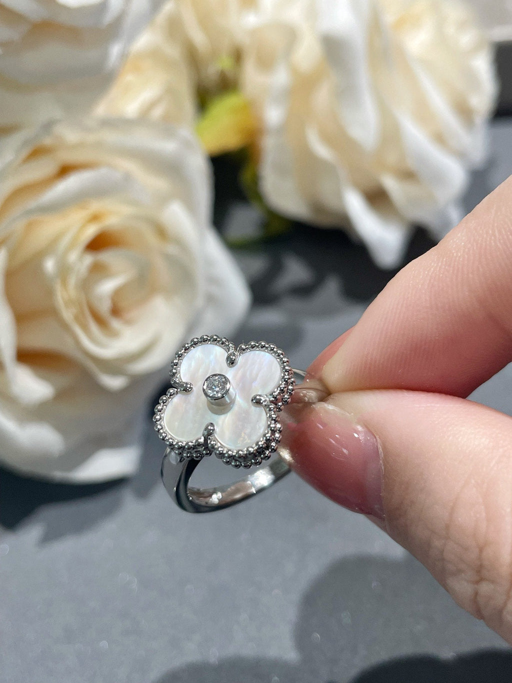 VCA CLOVER SILVER MOP DIAMOND RING