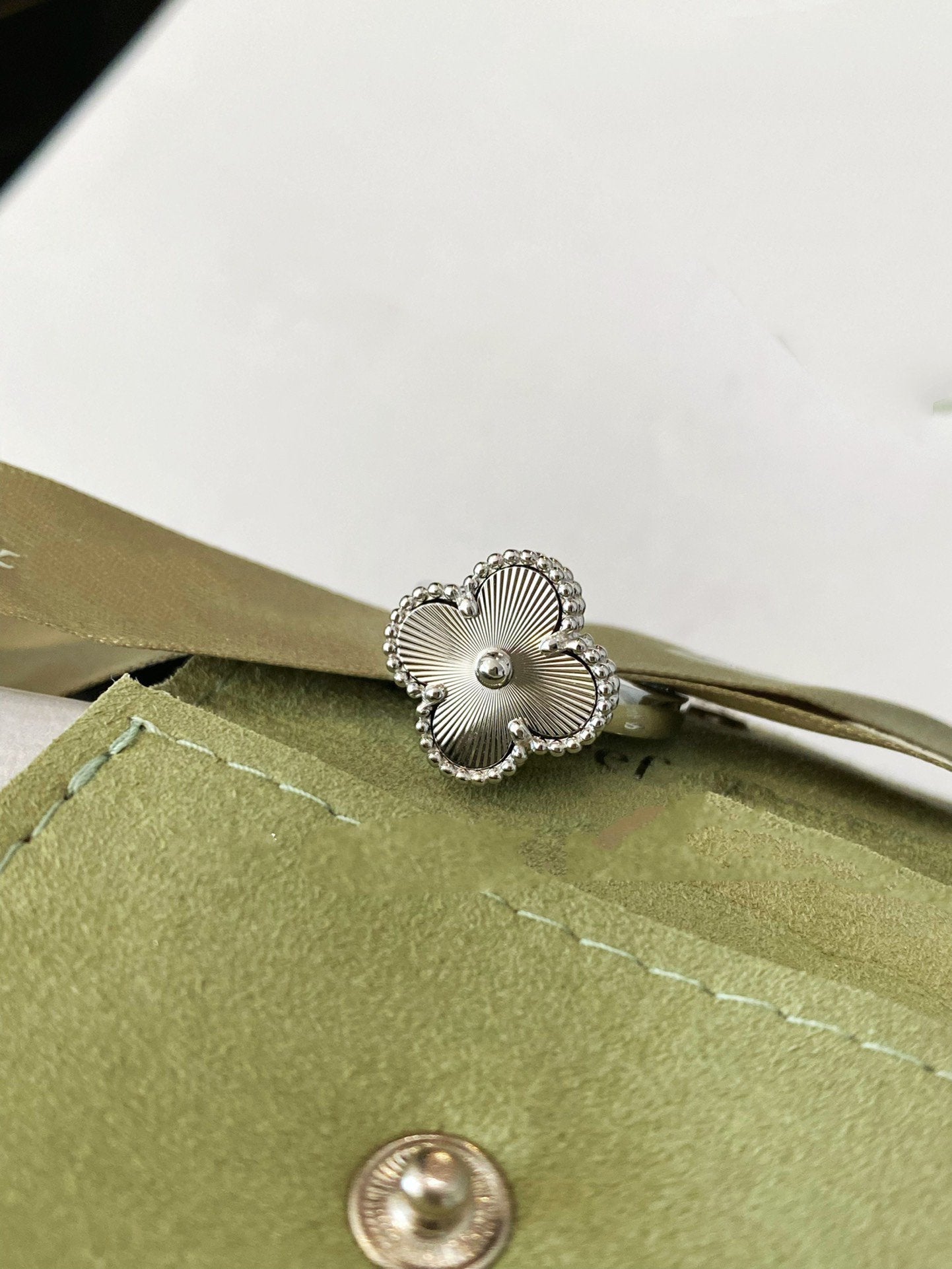 VCA CLOVER SILVER RING