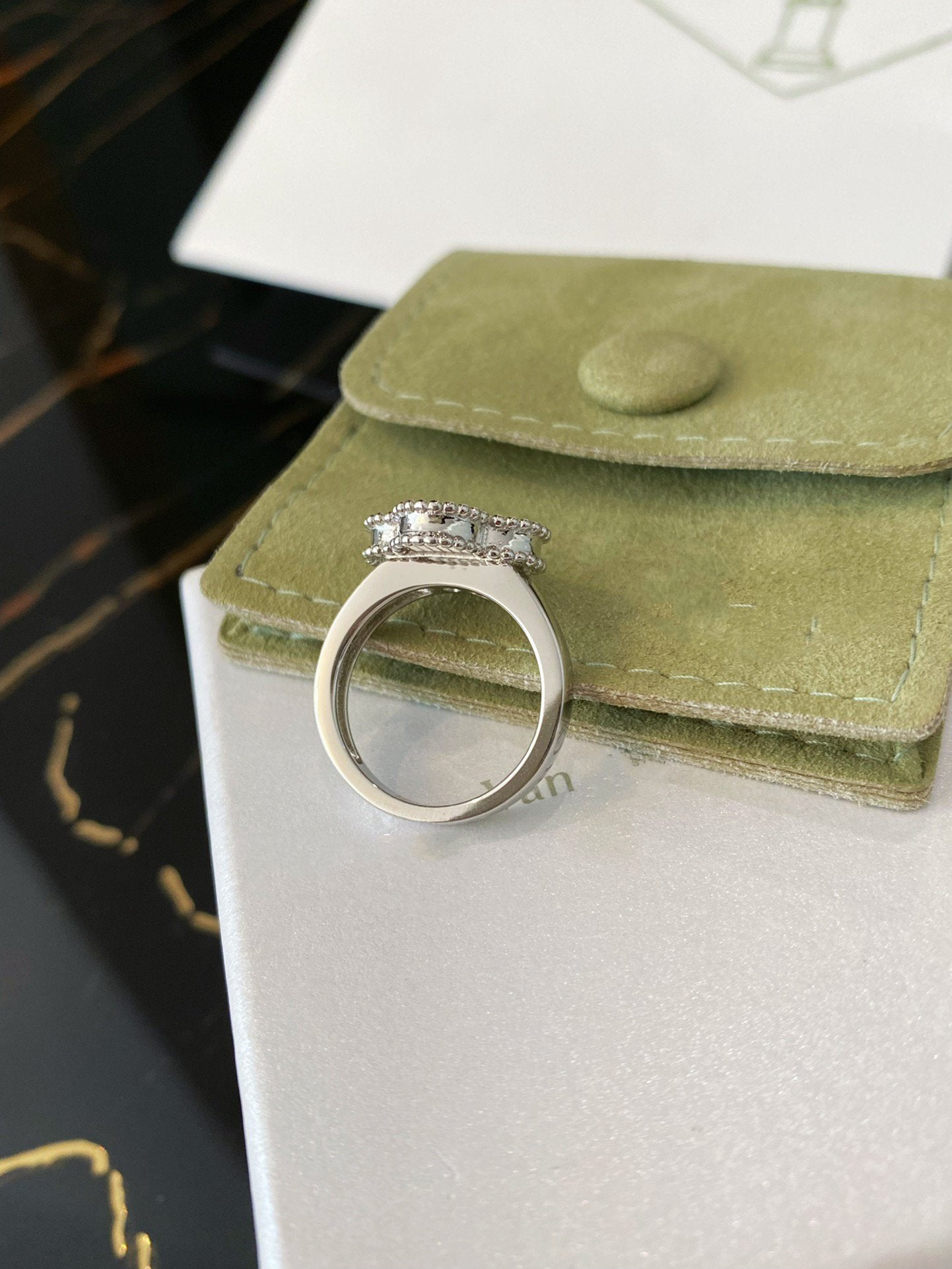 VCA CLOVER SILVER RING