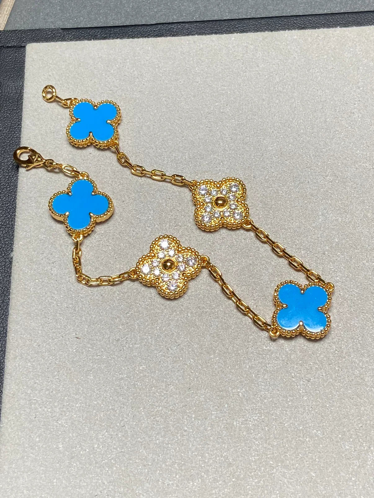 VCA CLOVER 5 MOTIF BLUE AGATE BRACELET COLLECTION