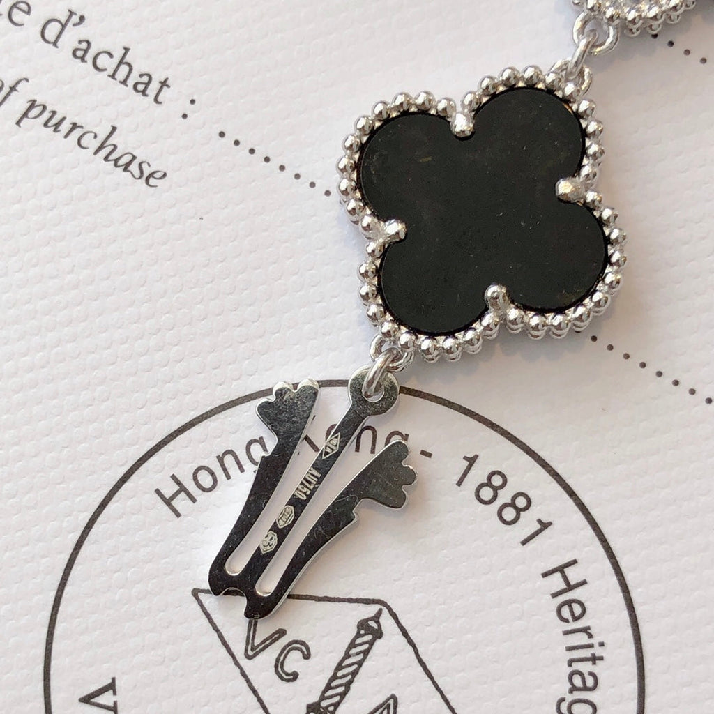 VAN CLEEF & ARPELS SWEET ALHAMBRA ONYX SILVER WHITE MOP