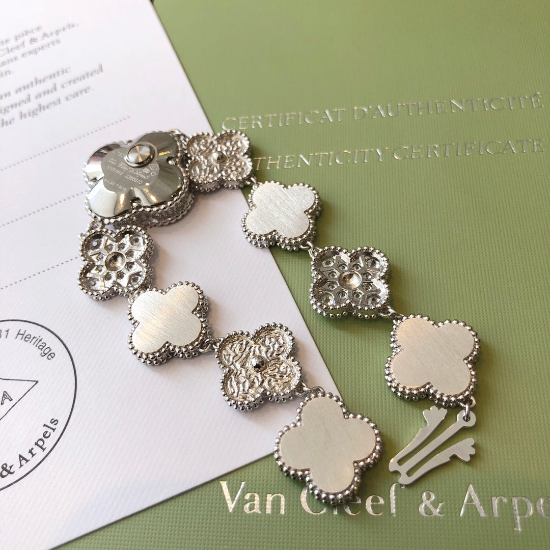 VAN CLEEF & ARPELS SWEET ALHAMBRA ONYX SILVER WHITE MOP