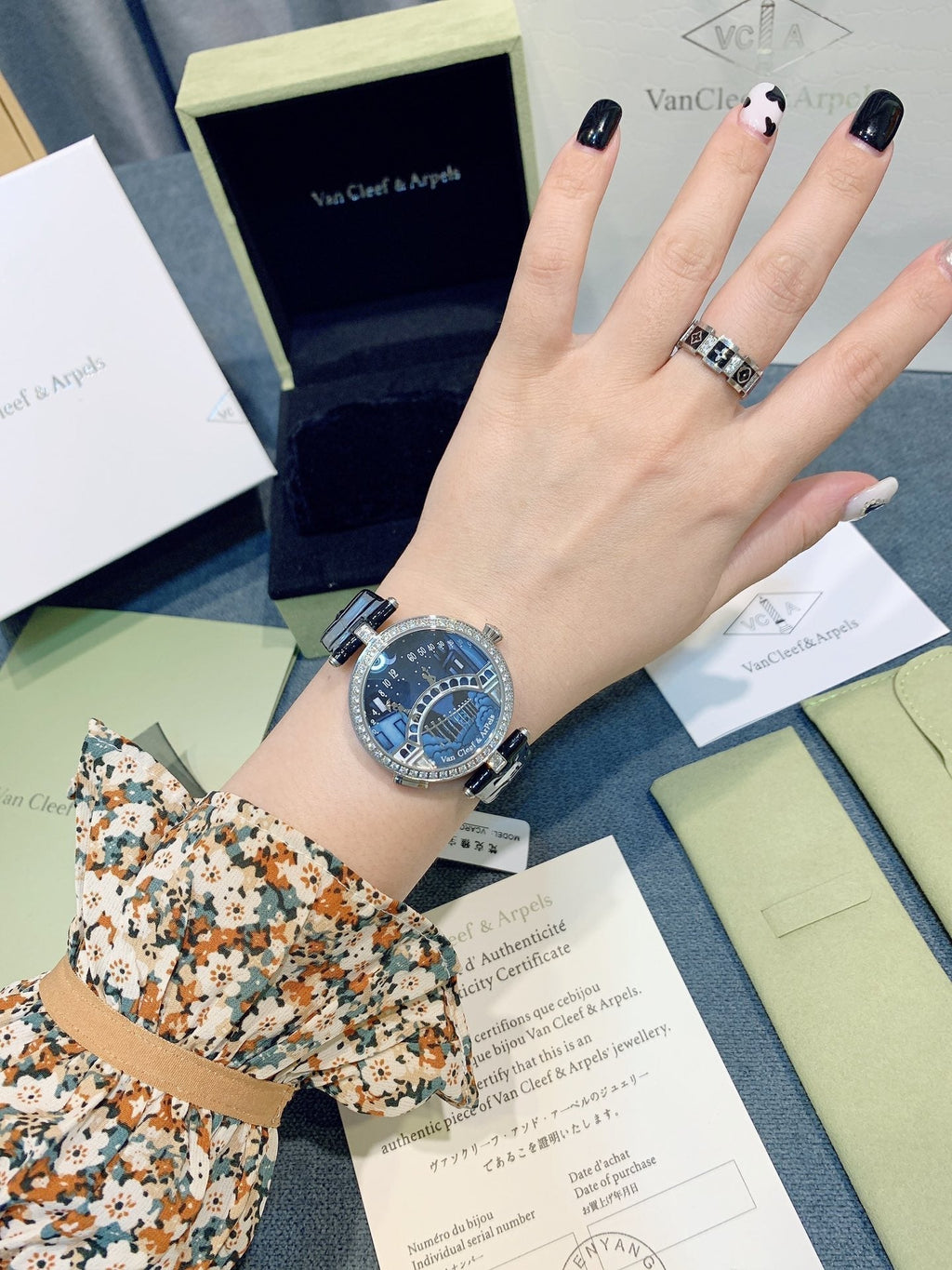 VAN CLEEF & ARPELS LADY ARPELS LOVER BRIDGE BLACK CROCODILE