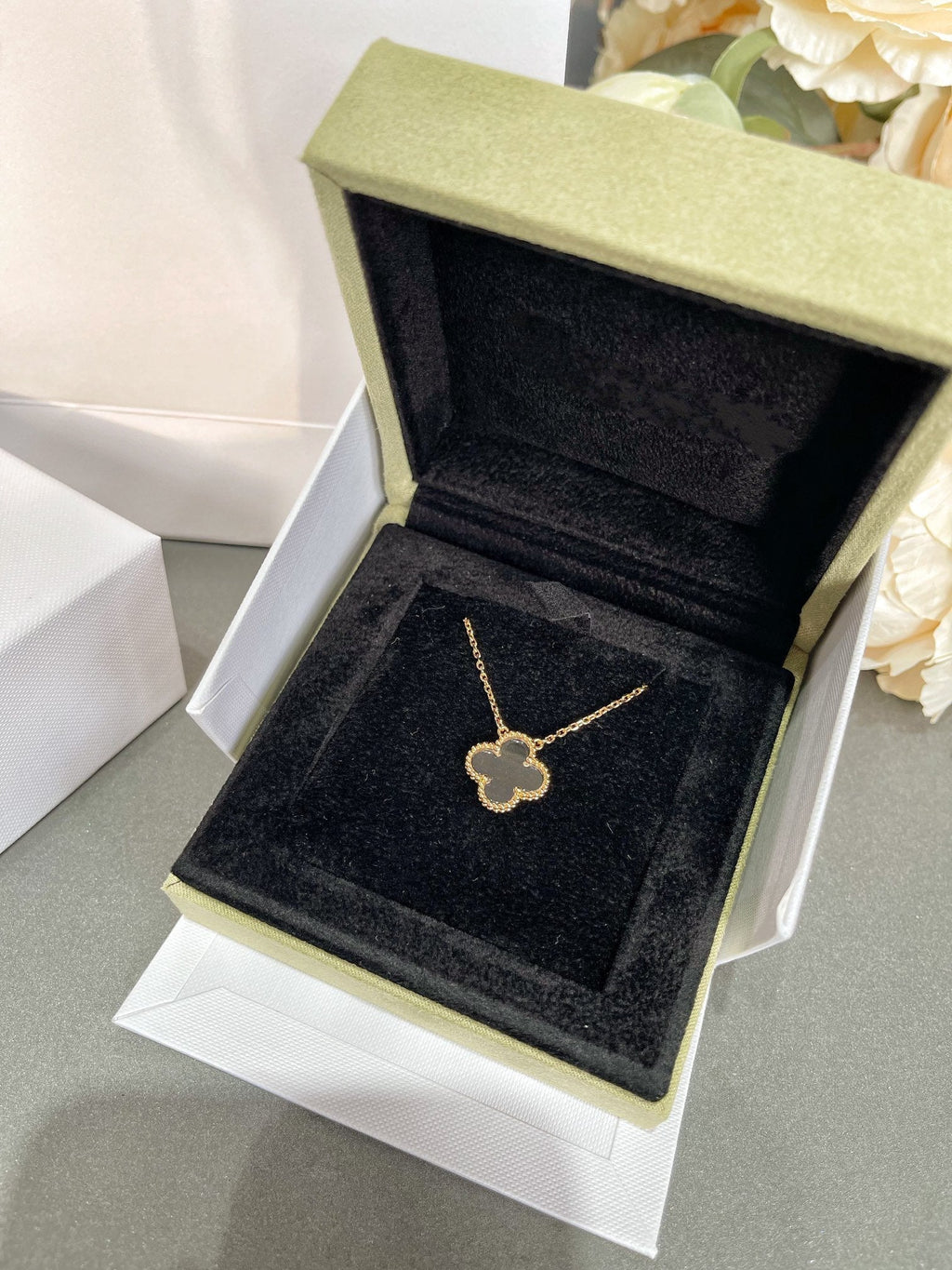 VCA CLOVER ROCK CRYSTAL ROSE GOLD NECKLACE